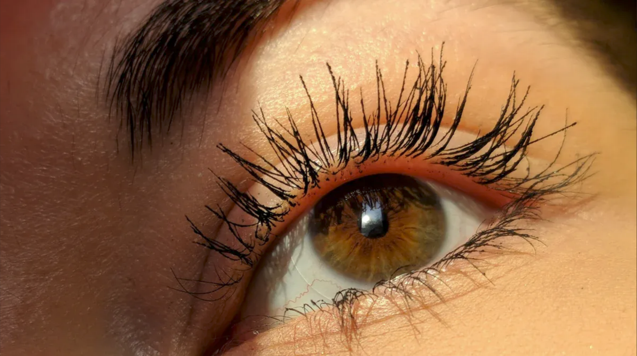 False Eyelash Safety 101—Protect Your Eyes and Natural Lashes - MiracleMe False Eyelashes